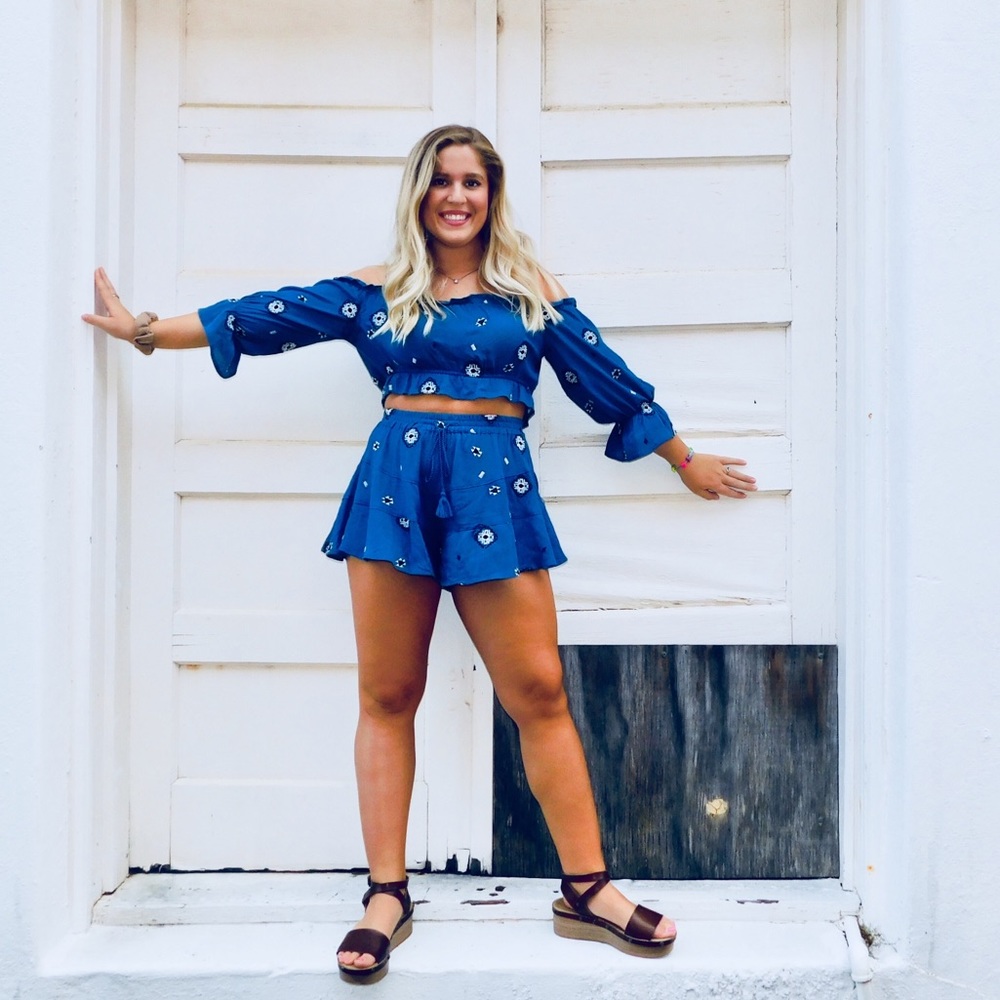 SUPER CUTE 2 PIECE OUTFIT